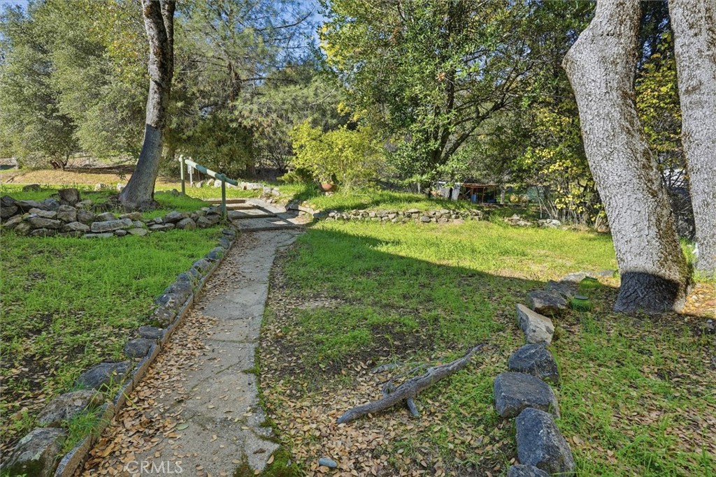 50015 Lilac Ln, Oakhurst, CA 93644