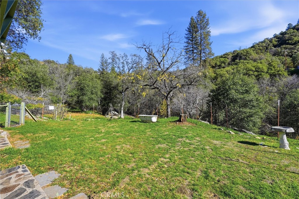 50015 Lilac Ln, Oakhurst, CA 93644