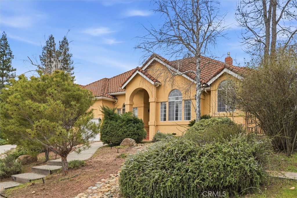 40484 Goldside Dr, Oakhurst, CA 93644