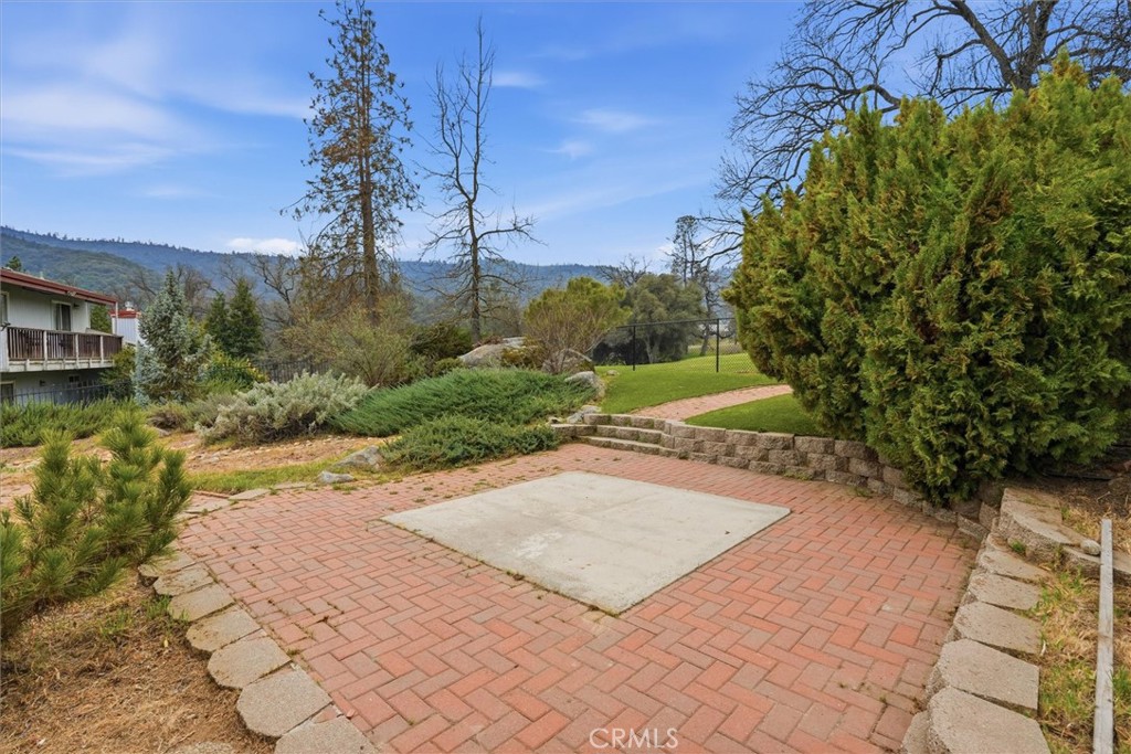 40484 Goldside Dr, Oakhurst, CA 93644