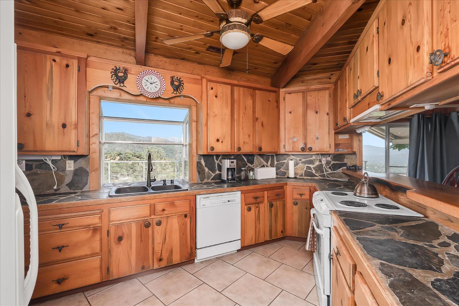 44327 Highway 49, Ahwahnee, CA 93601