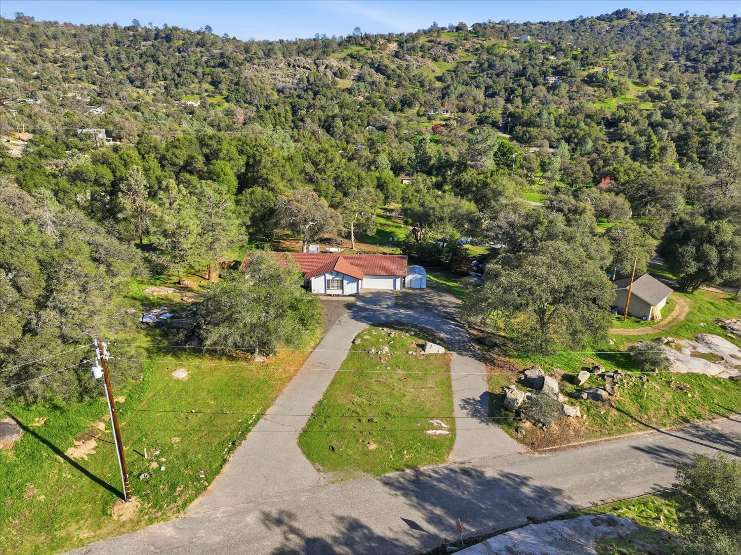 31083 Moccassin Ct, Coarsegold, CA 93614