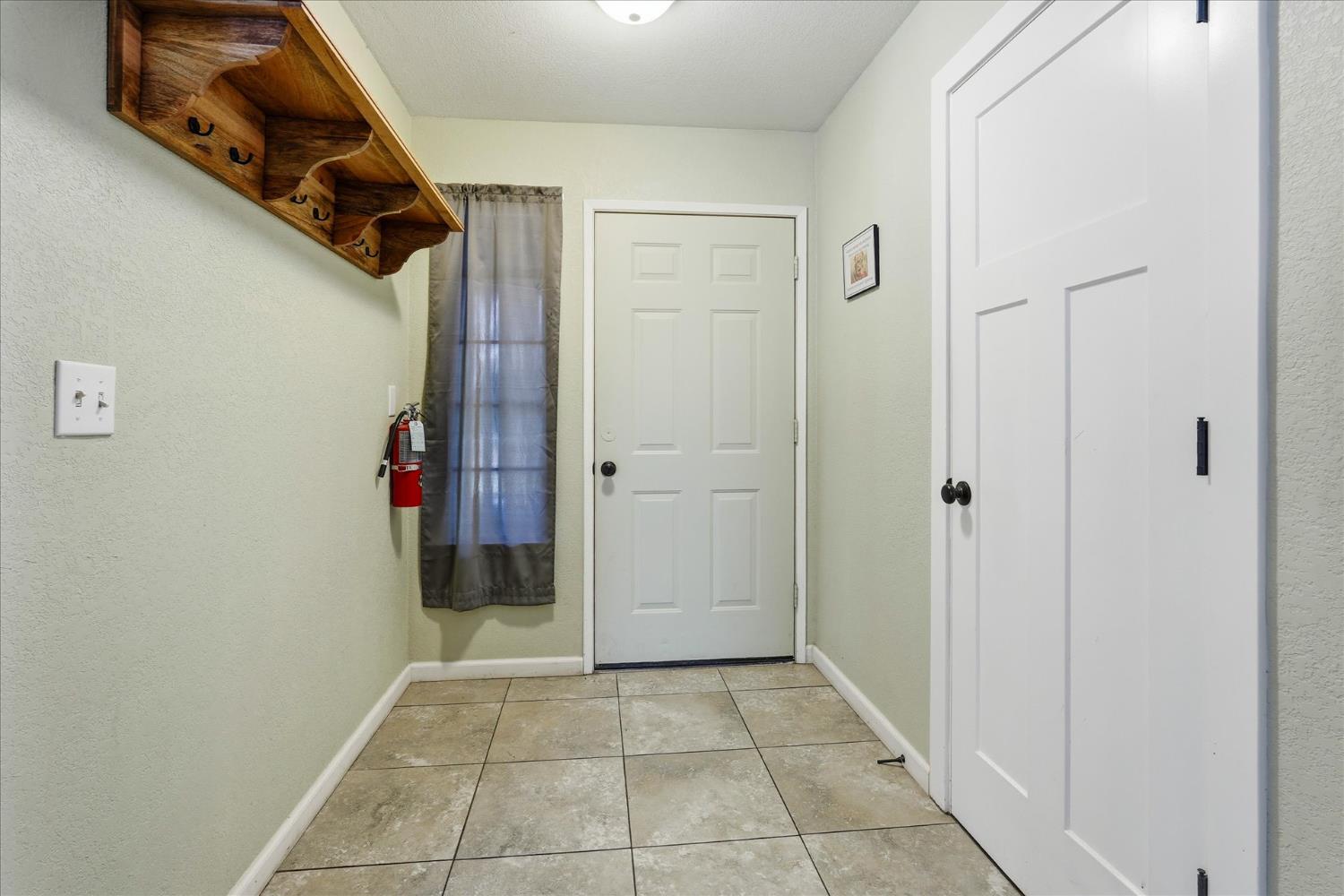 42406 Windy Gap Dr, Ahwahnee, CA 93601