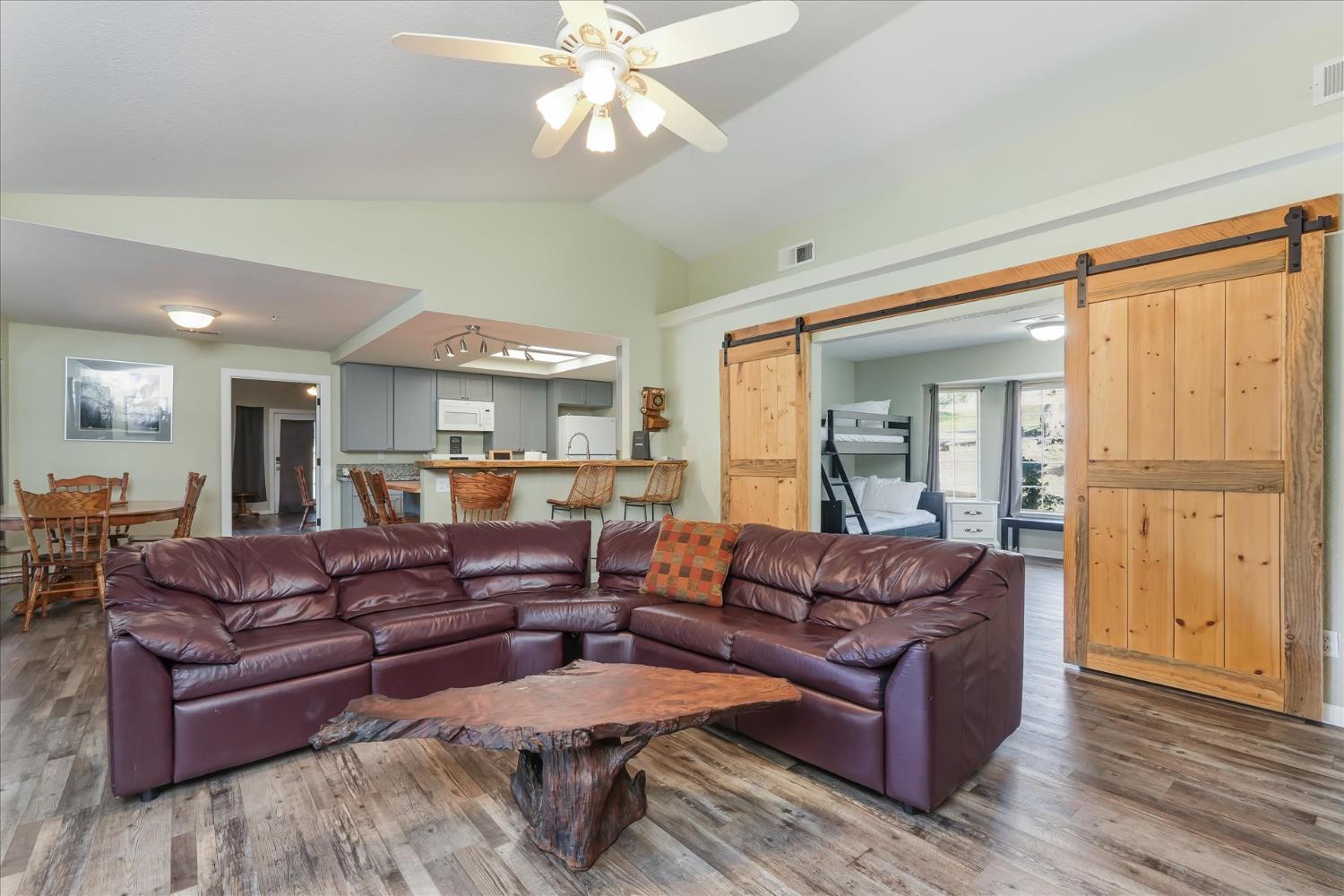 42406 Windy Gap Dr, Ahwahnee, CA 93601