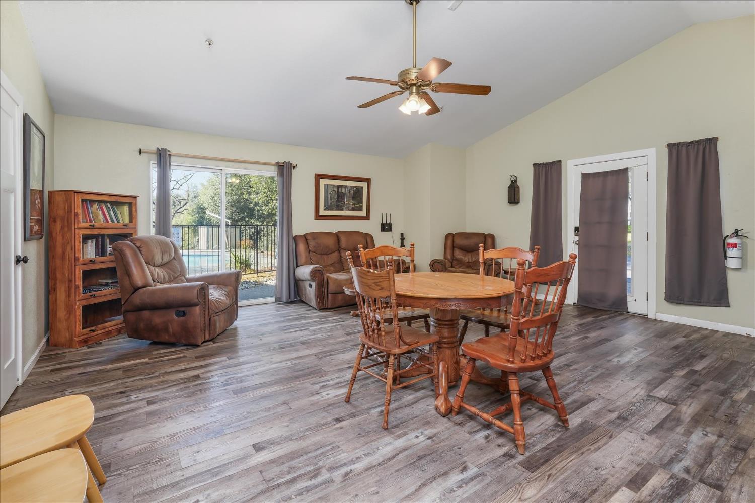 42406 Windy Gap Dr, Ahwahnee, CA 93601