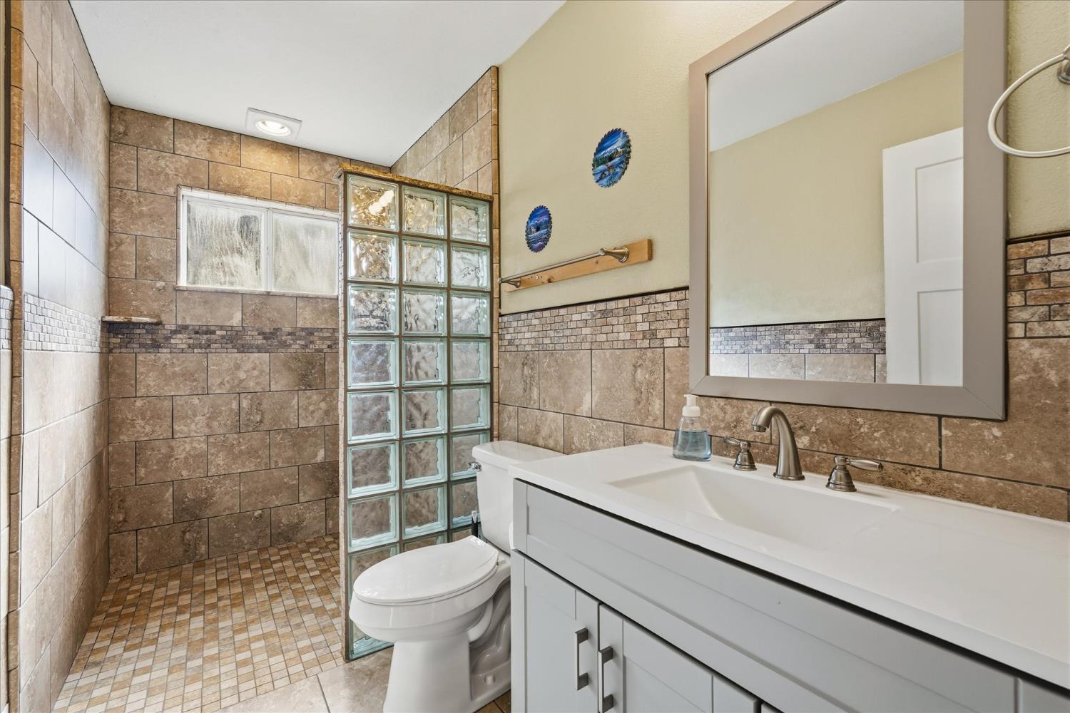 42406 Windy Gap Dr, Ahwahnee, CA 93601