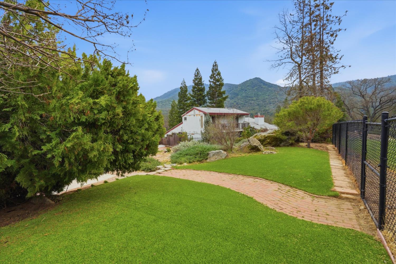 40484 Goldside Dr, Oakhurst, CA 93644