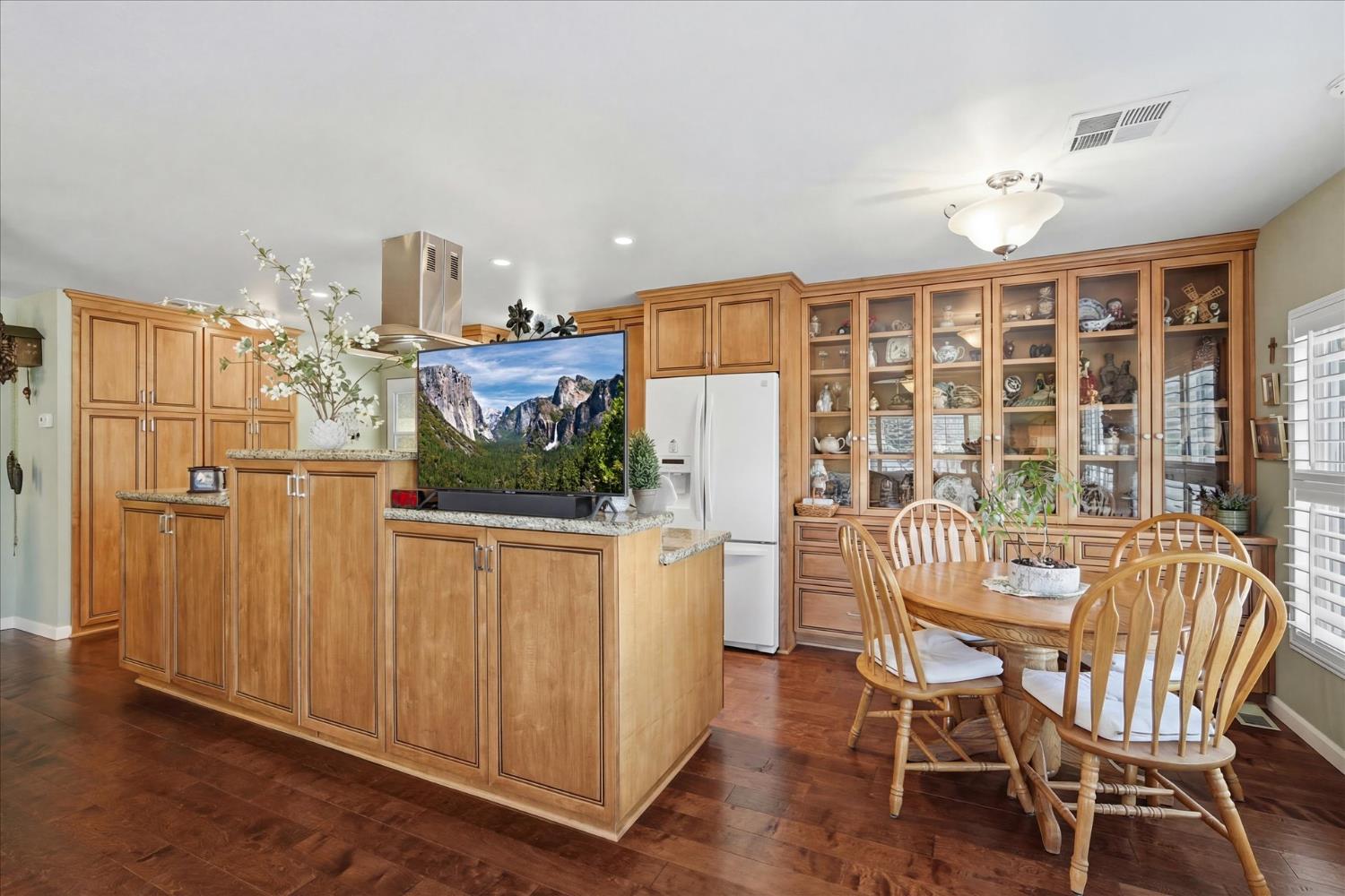 39678 Road 425 B #85, Oakhurst, CA 93644