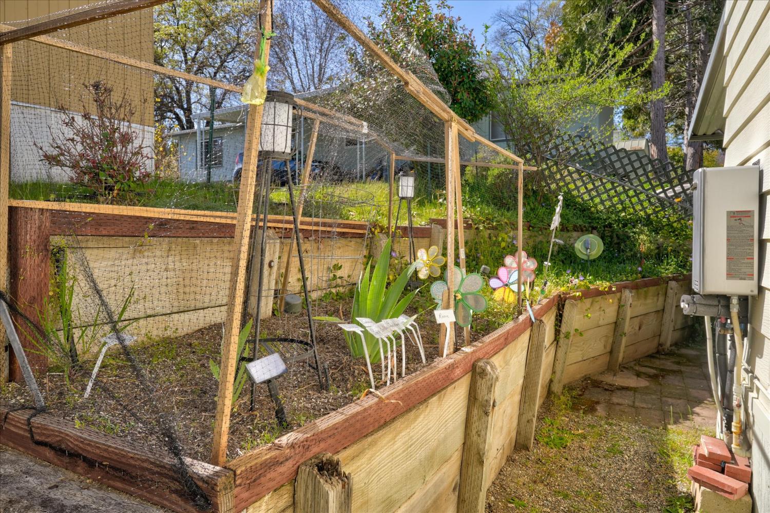 39678 Road 425 B #85, Oakhurst, CA 93644