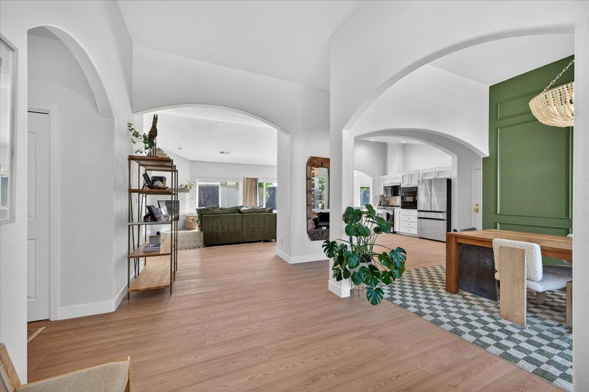 1555 Taylor Ln, Madera, CA 93637