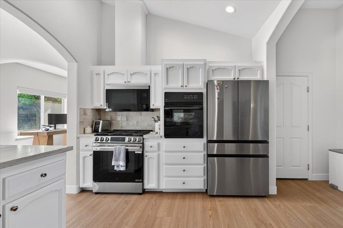 1555 Taylor Ln, Madera, CA 93637