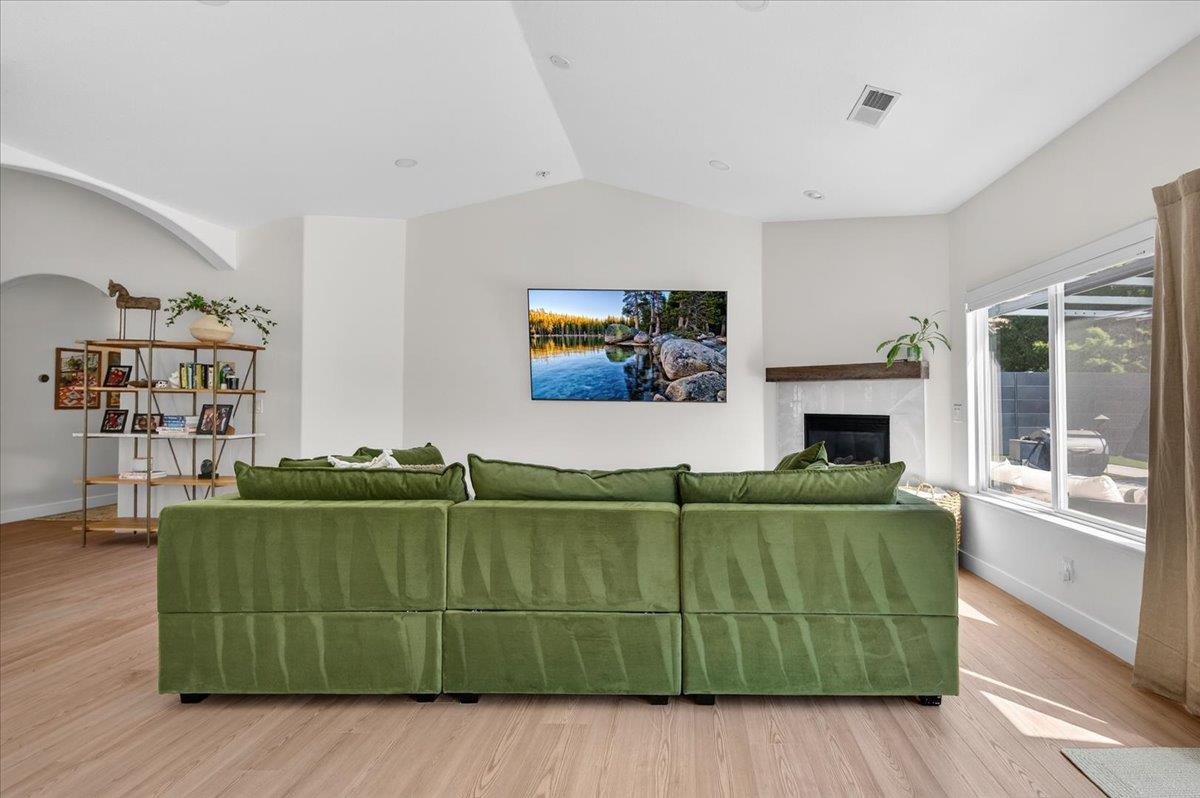 1555 Taylor Ln, Madera, CA 93637