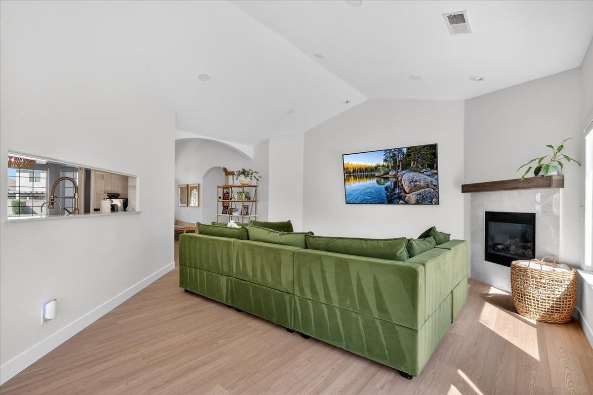 1555 Taylor Ln, Madera, CA 93637