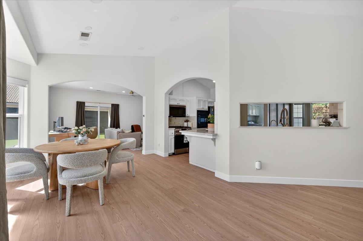 1555 Taylor Ln, Madera, CA 93637