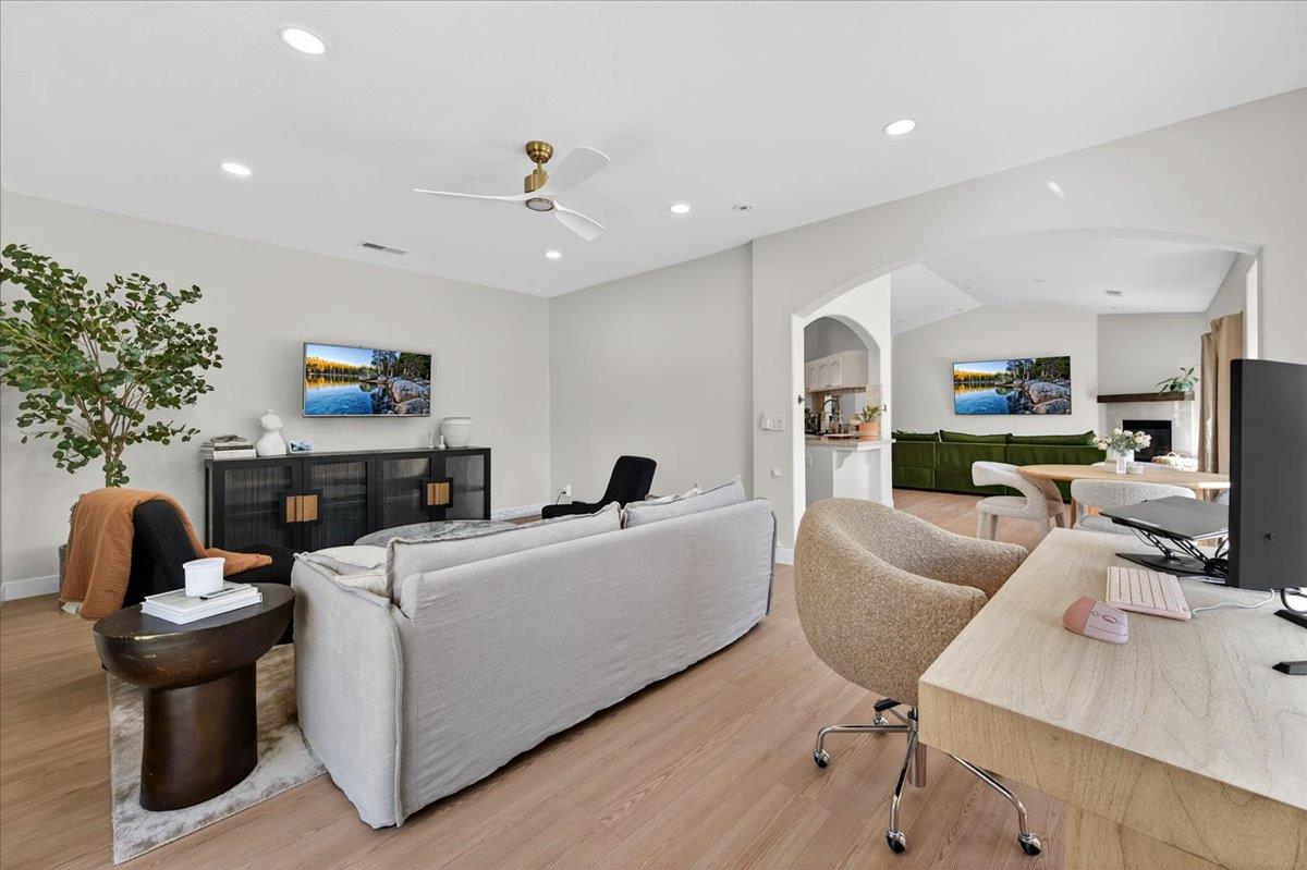 1555 Taylor Ln, Madera, CA 93637