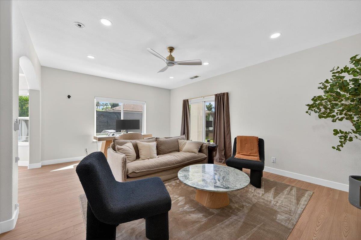 1555 Taylor Ln, Madera, CA 93637