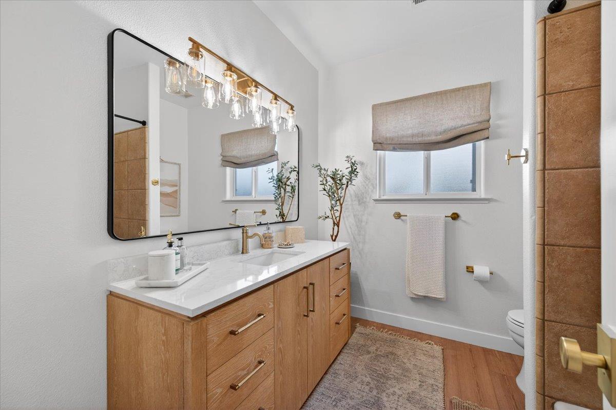 1555 Taylor Ln, Madera, CA 93637