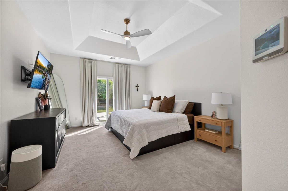 1555 Taylor Ln, Madera, CA 93637