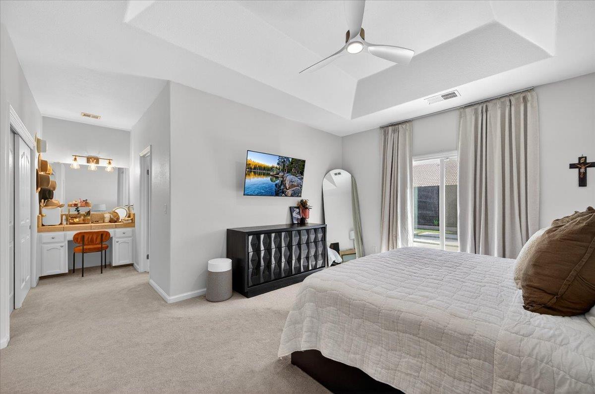 1555 Taylor Ln, Madera, CA 93637