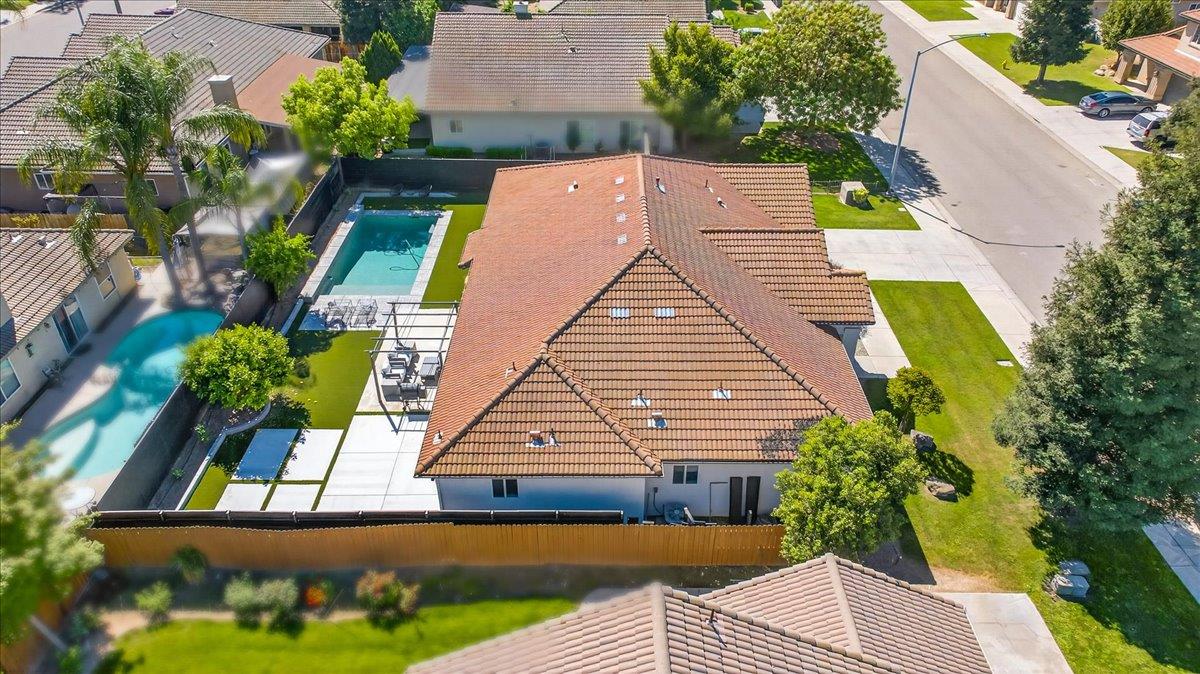 1555 Taylor Ln, Madera, CA 93637
