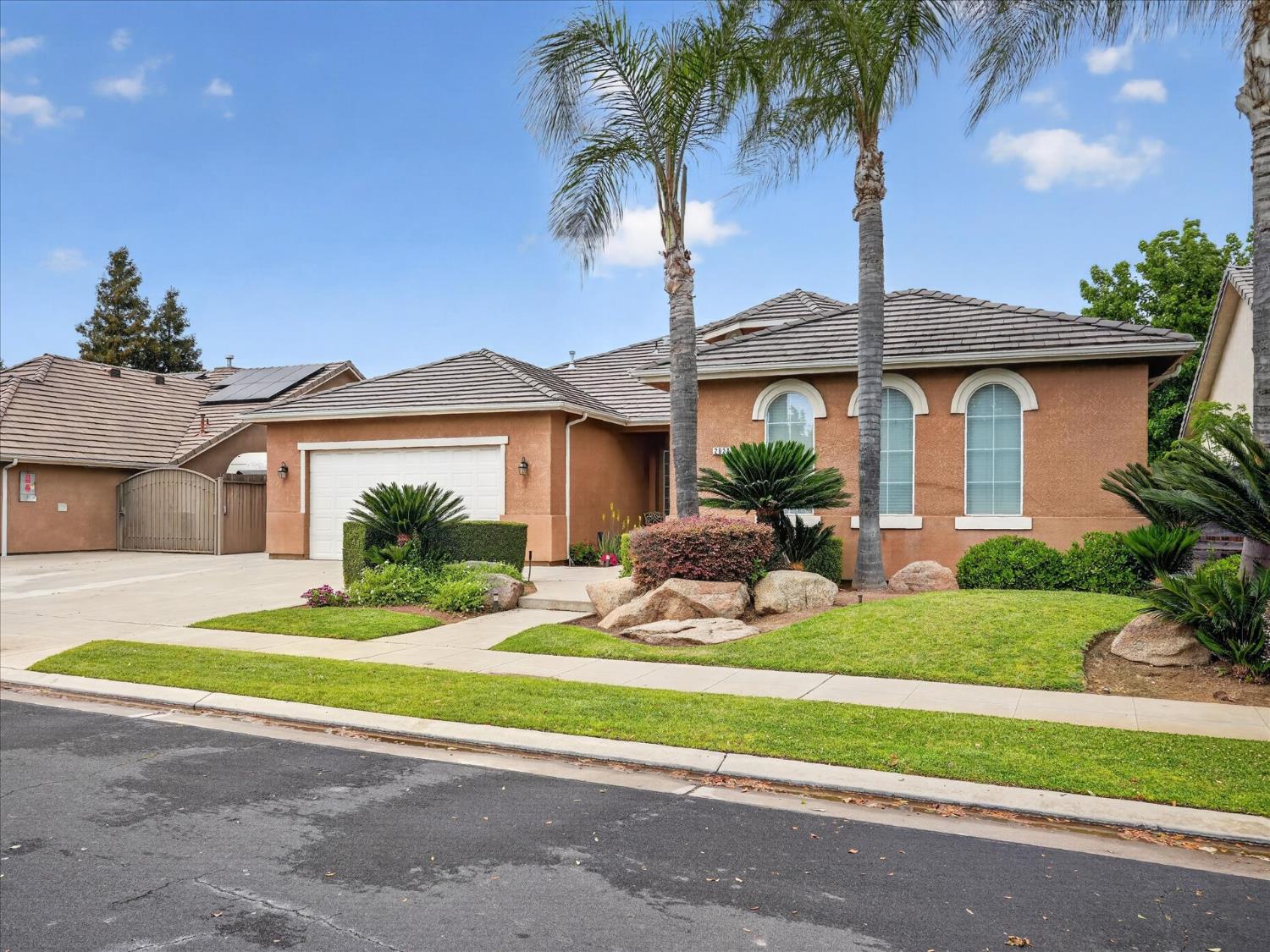 2927 Browning Ave, Clovis, CA 93611