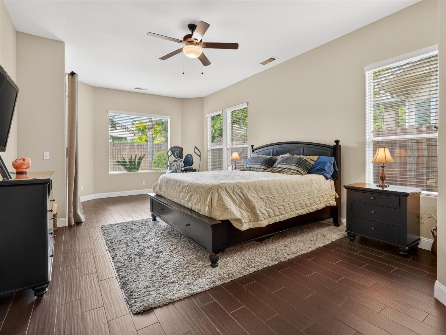 2927 Browning Ave, Clovis, CA 93611