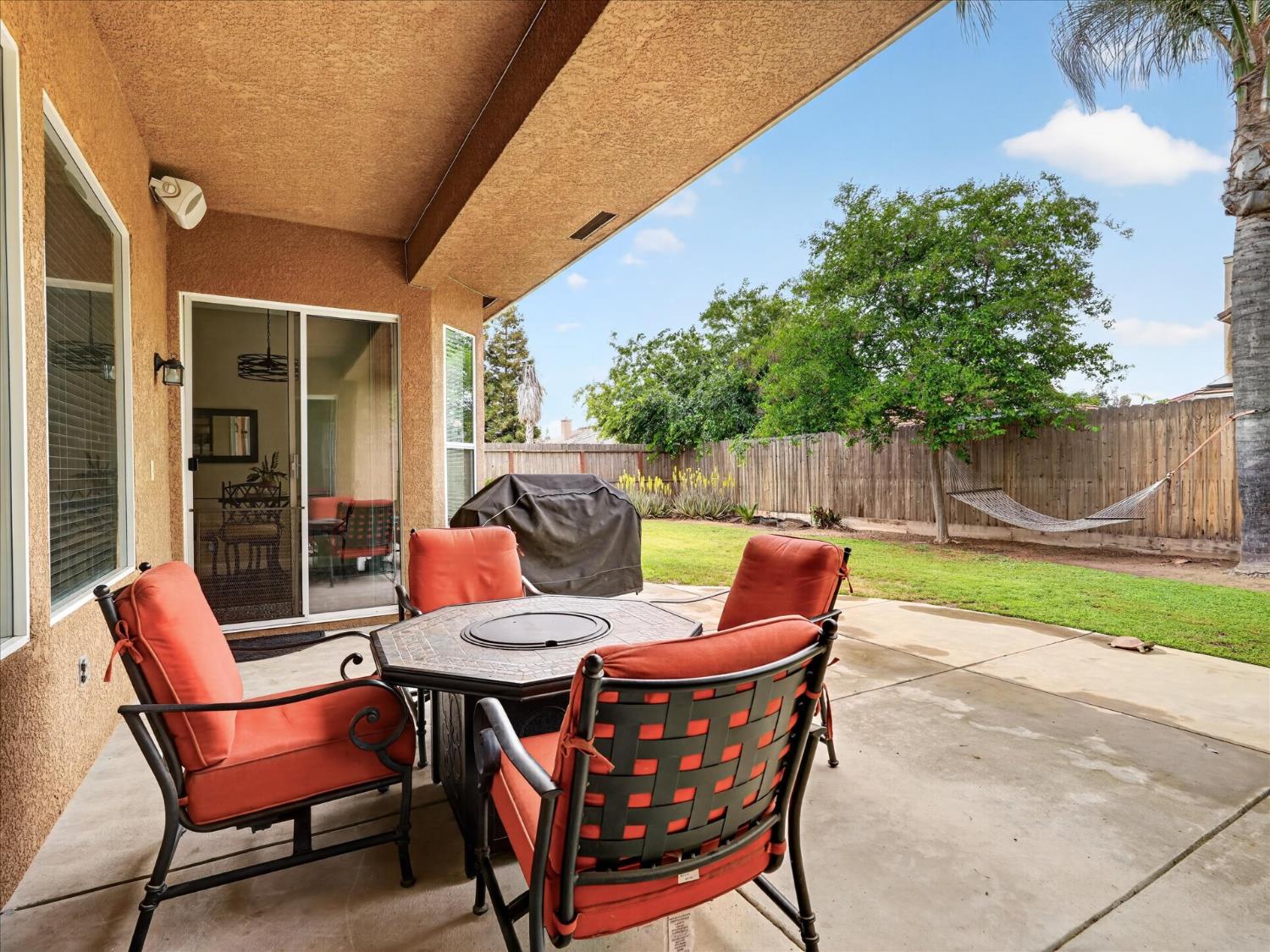 2927 Browning Ave, Clovis, CA 93611